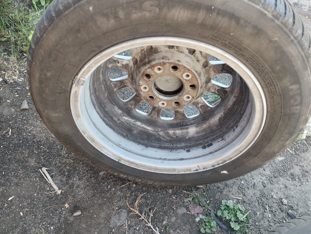 Продам диски р15 с резиной на бмв