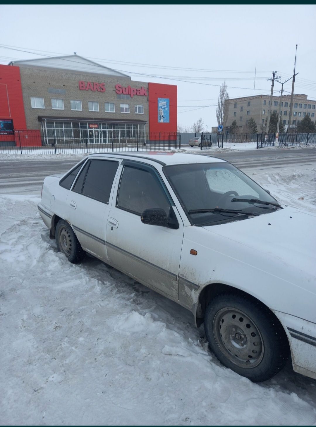 Продам нексию 2003 год на разбор