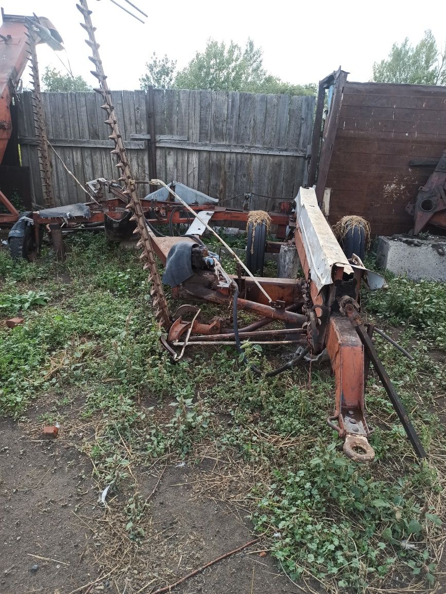 Продам прицепную 2х бруску в рабочем состояние и новыи "Ульяновец"