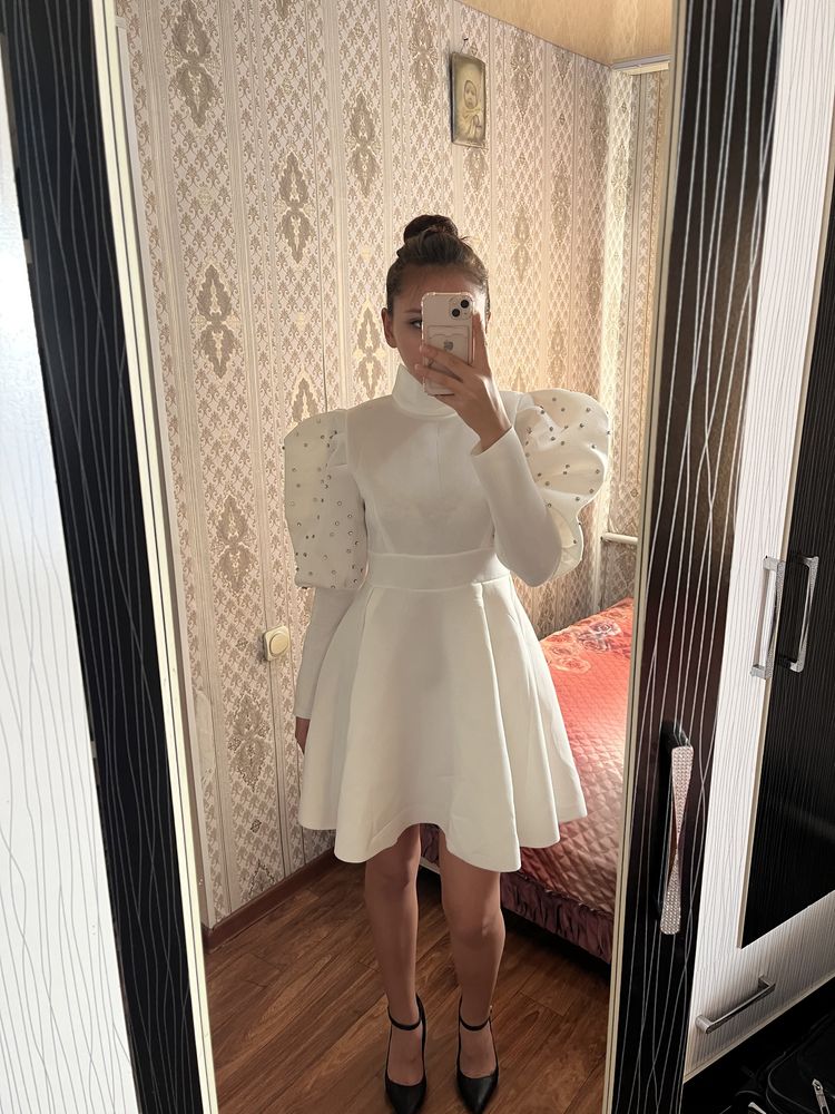 Продам платьев