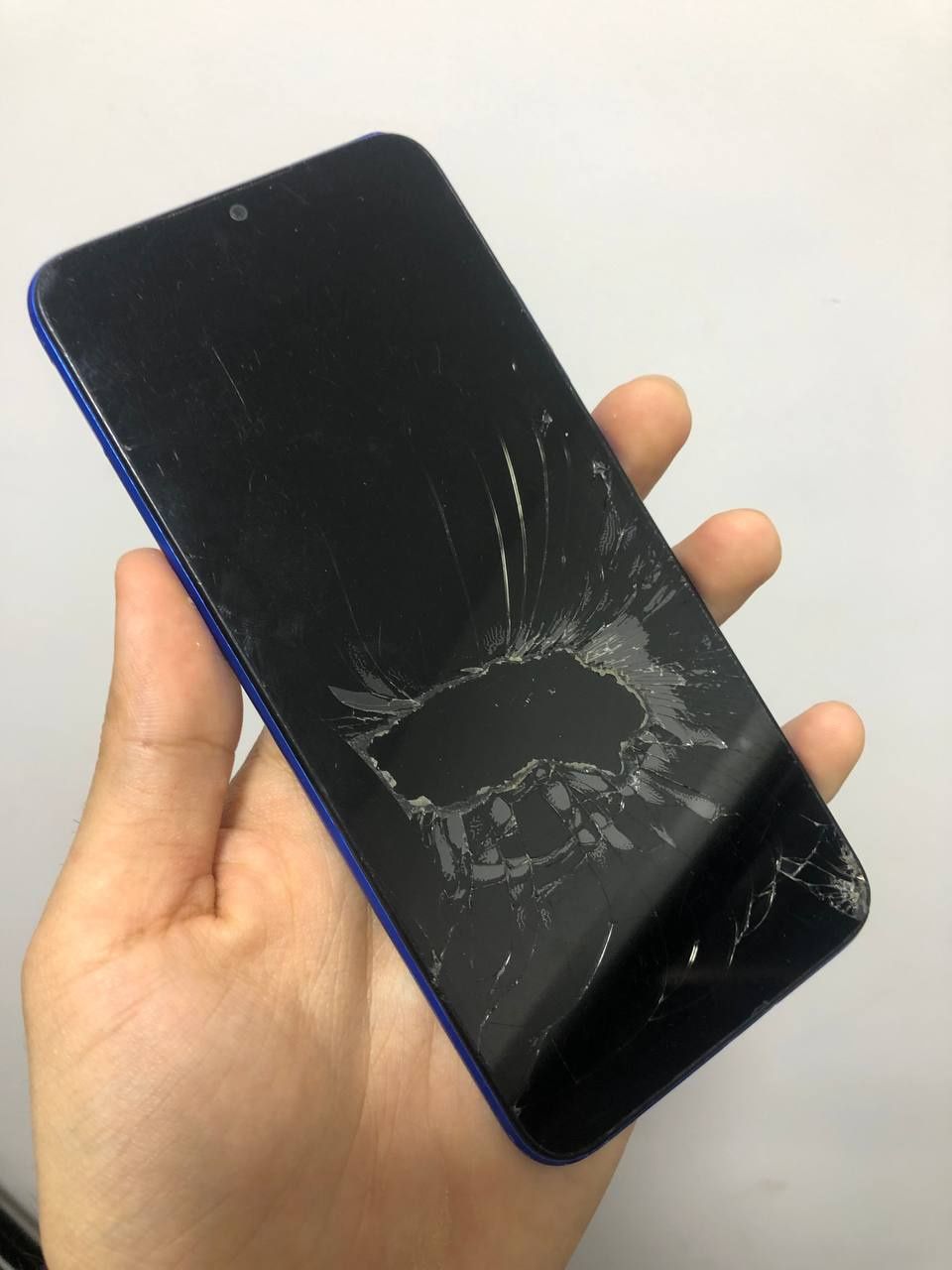 Продам два телефона: Oppo A1K, Redmi