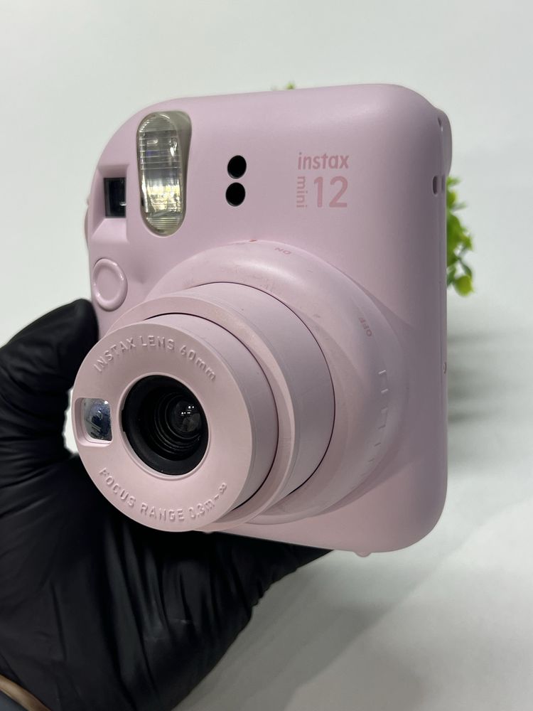 Instax 12.  mini
