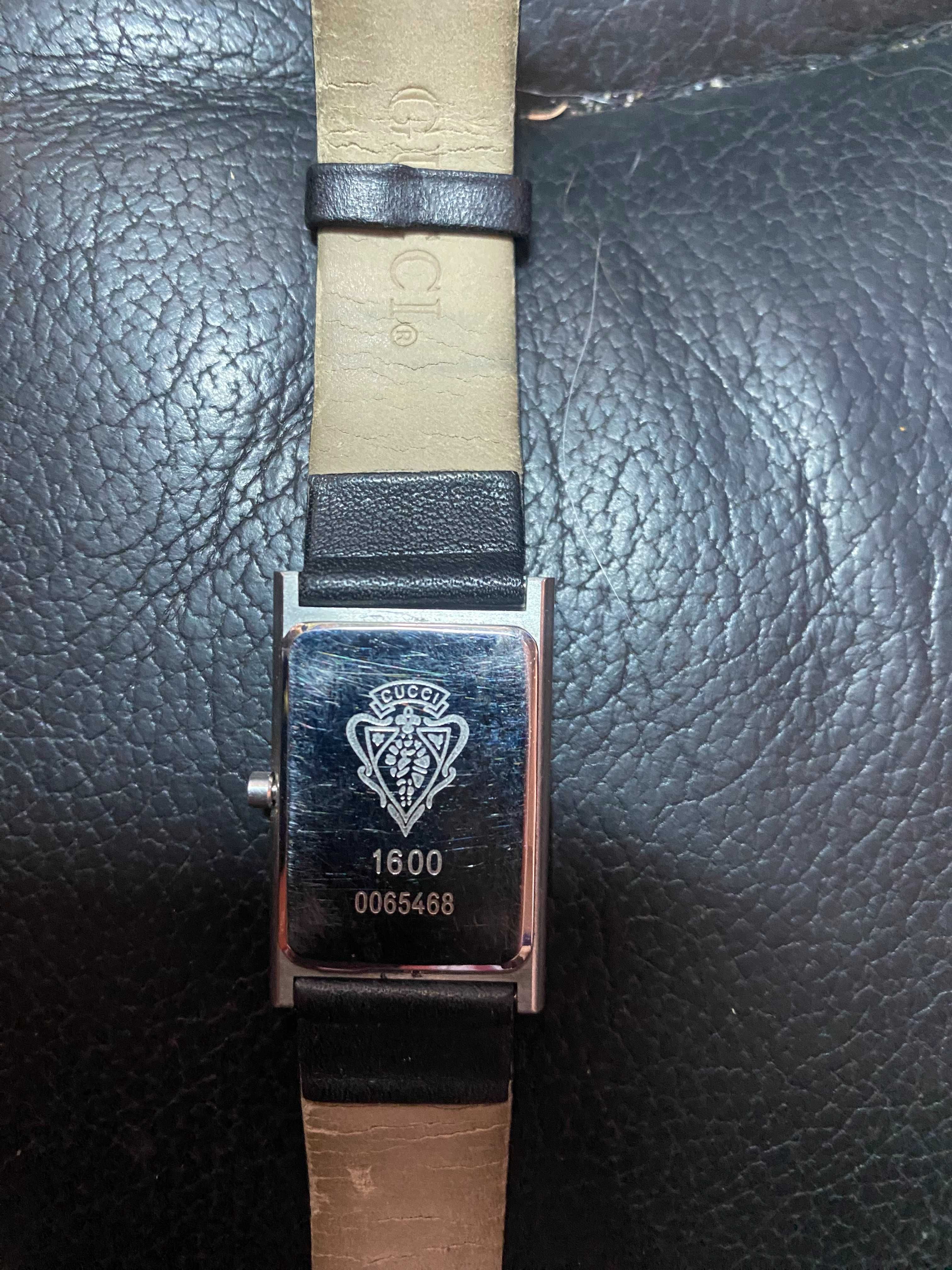 Дамские часы Gucci! Оригинал! Раритет! Кварцевые! 2 штуки!