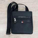 Барсетка Tommy Hilfiger. В хорошем состоянии.