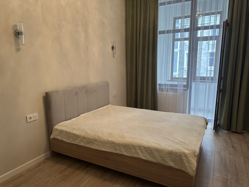 Продам двуспальную кровать