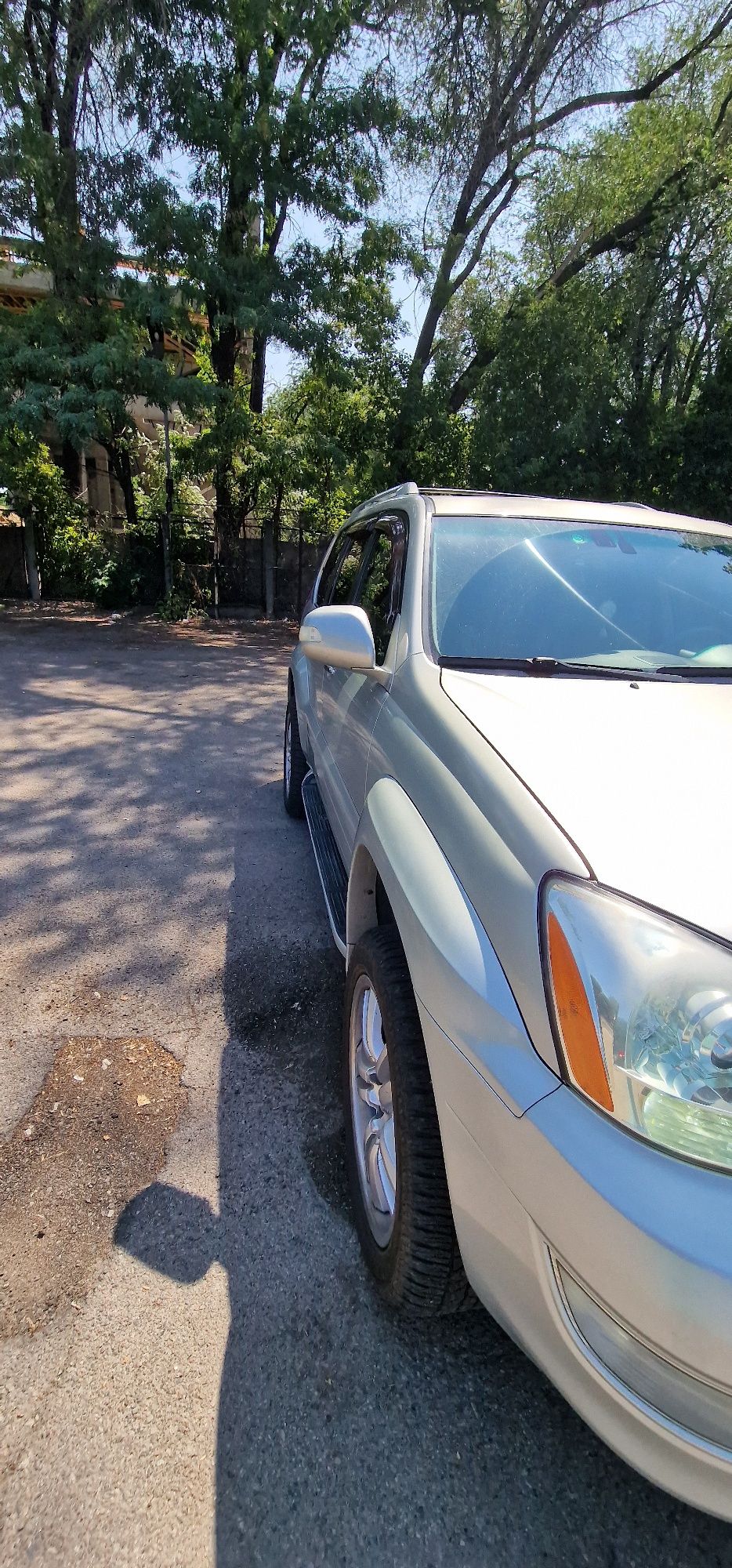 Машина (автомобиль) Lexus GX470