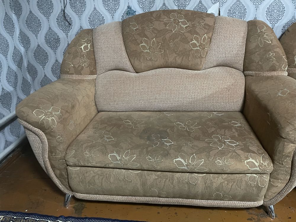Продам диван тройку