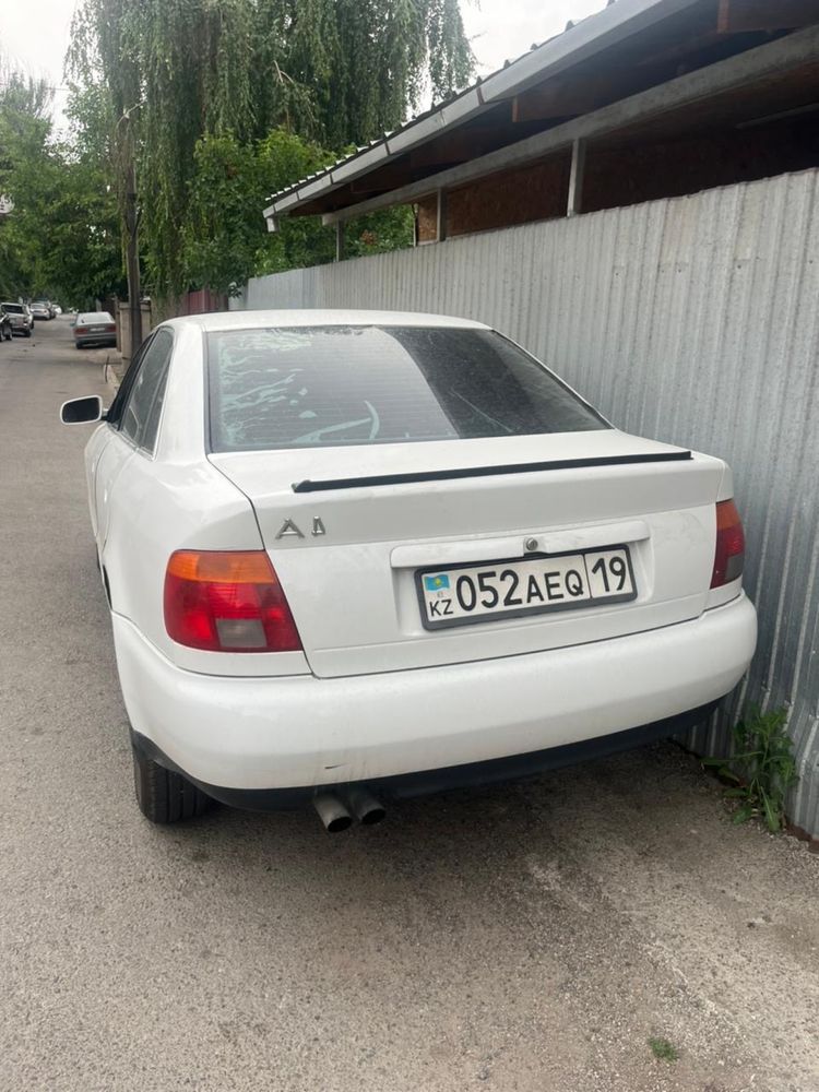 Ауди а 4  срочно