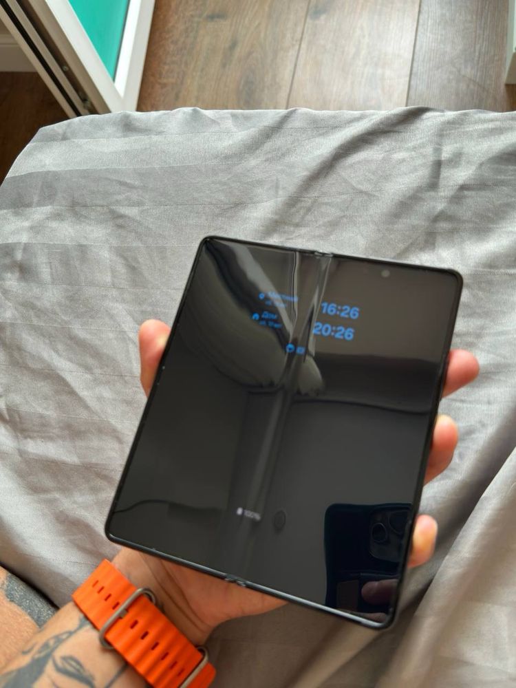 Продаю Samsung Fold 4