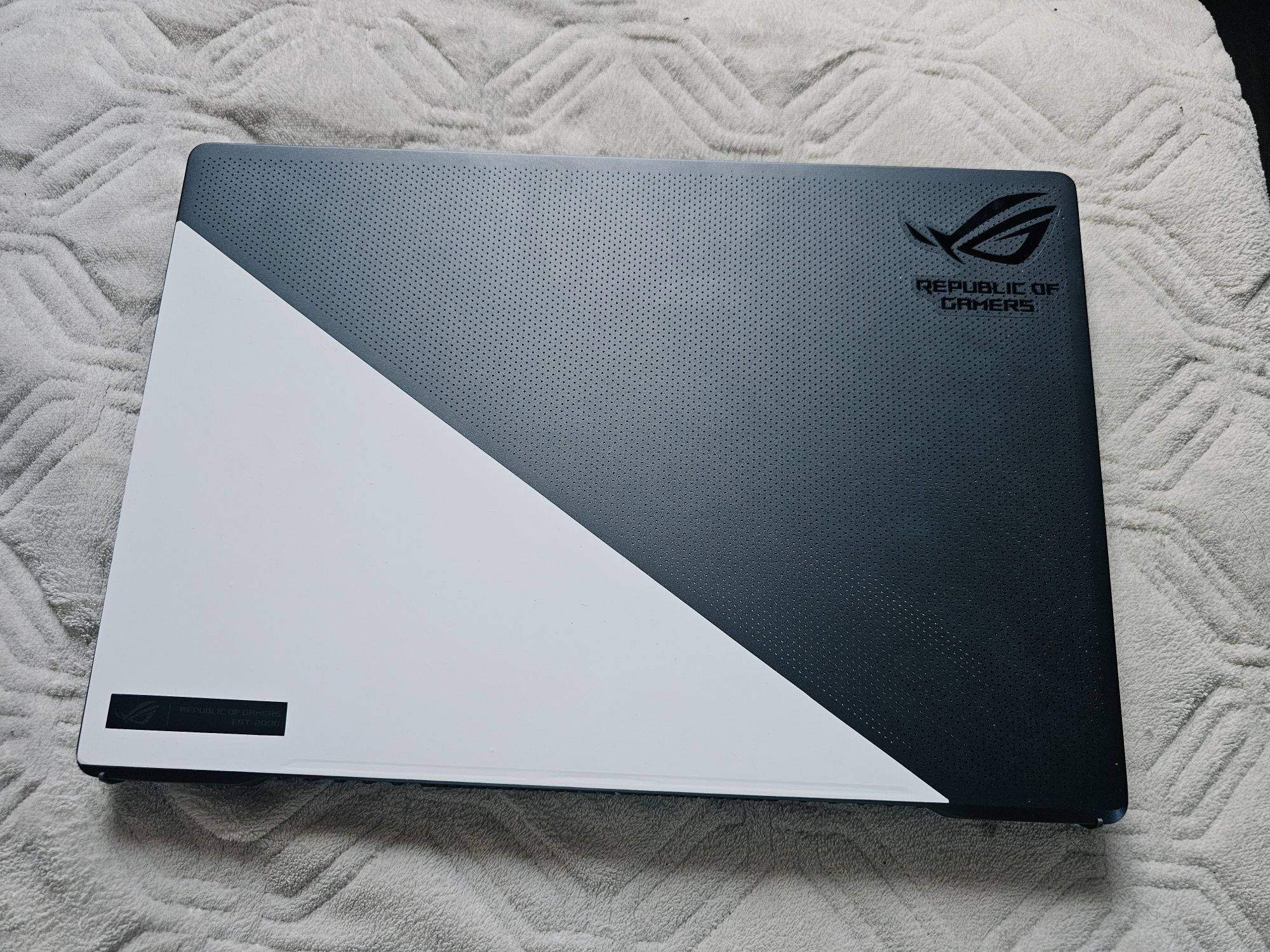 Профессиональный игровой ноутбук Asus ROG Zephyrus RTX 4070 i7 13-го п