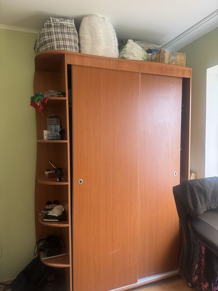 Продается Шкаф и прихожка