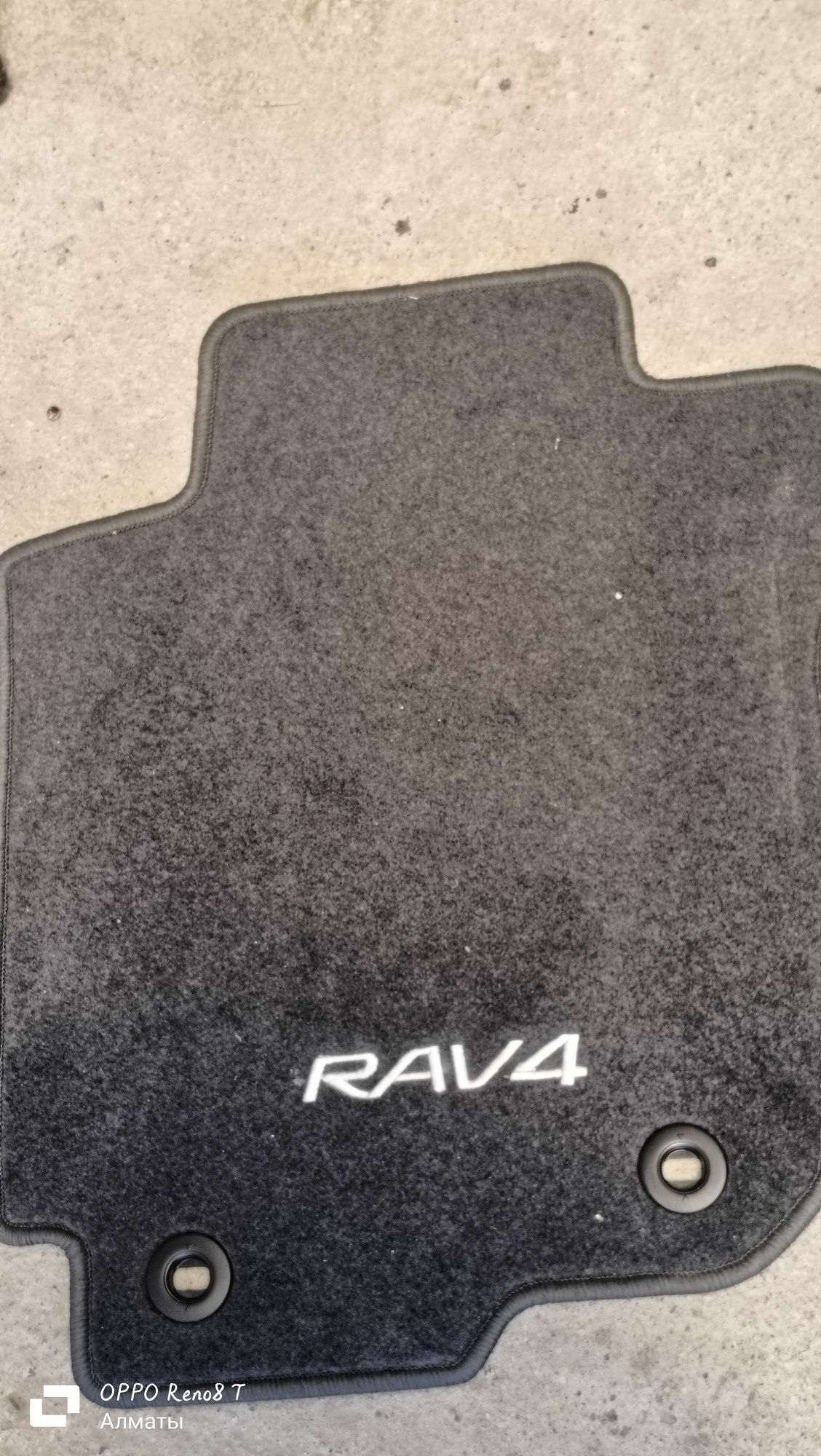 Автоковрик для RAV4