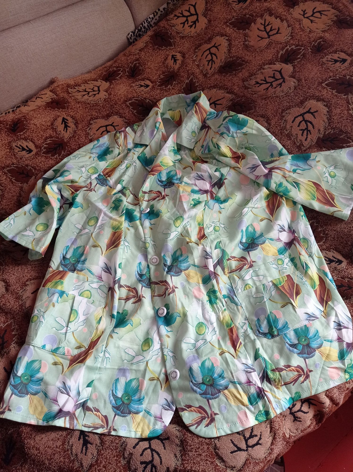 Продам большие,женские вещи