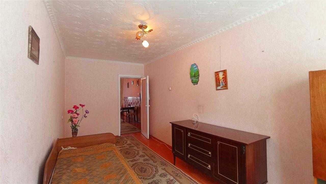 Продам 2х квар-у на 7мкр, 2эт р-н 27 школы