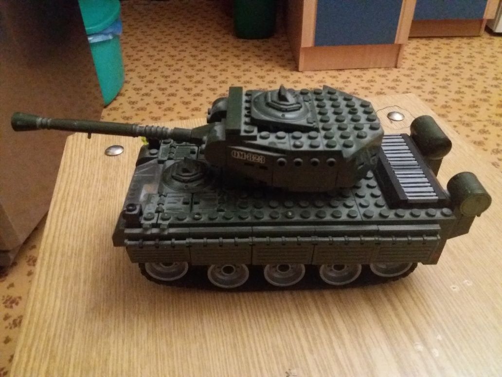 Продам детскую игрушку
