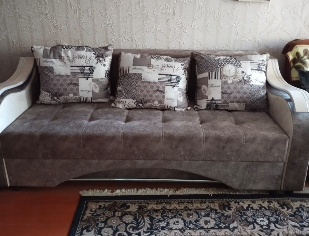 Продам диван. Почти новый. В Щучинске.