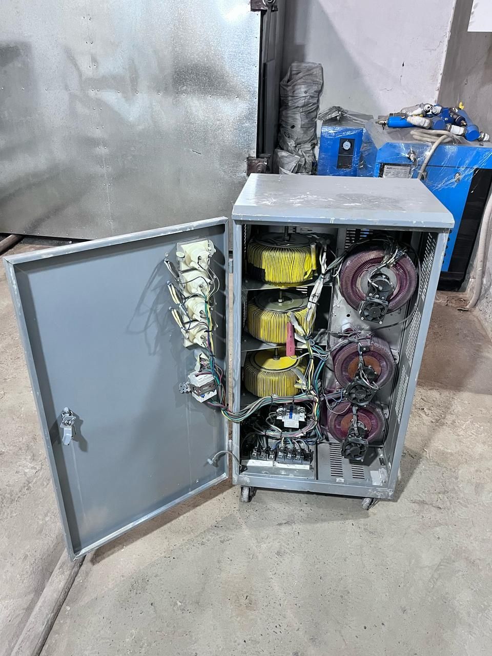 Стабилизатор 30kwСтабилизатор 30kw
В идеальном состоянии б/у
В идеальн