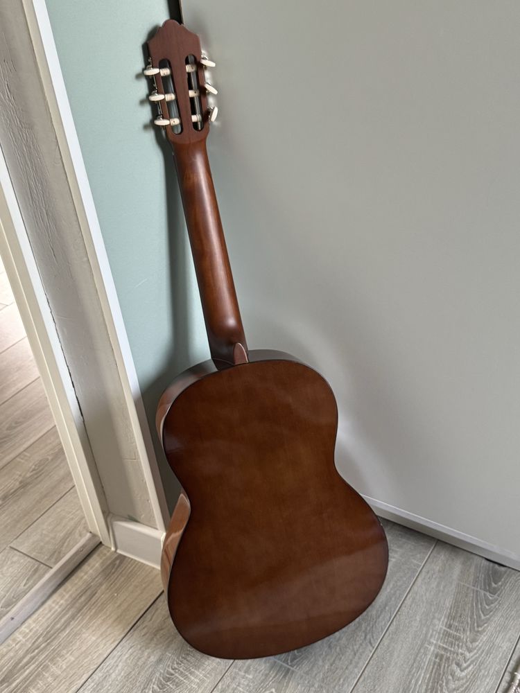Гитара Yamaha C40