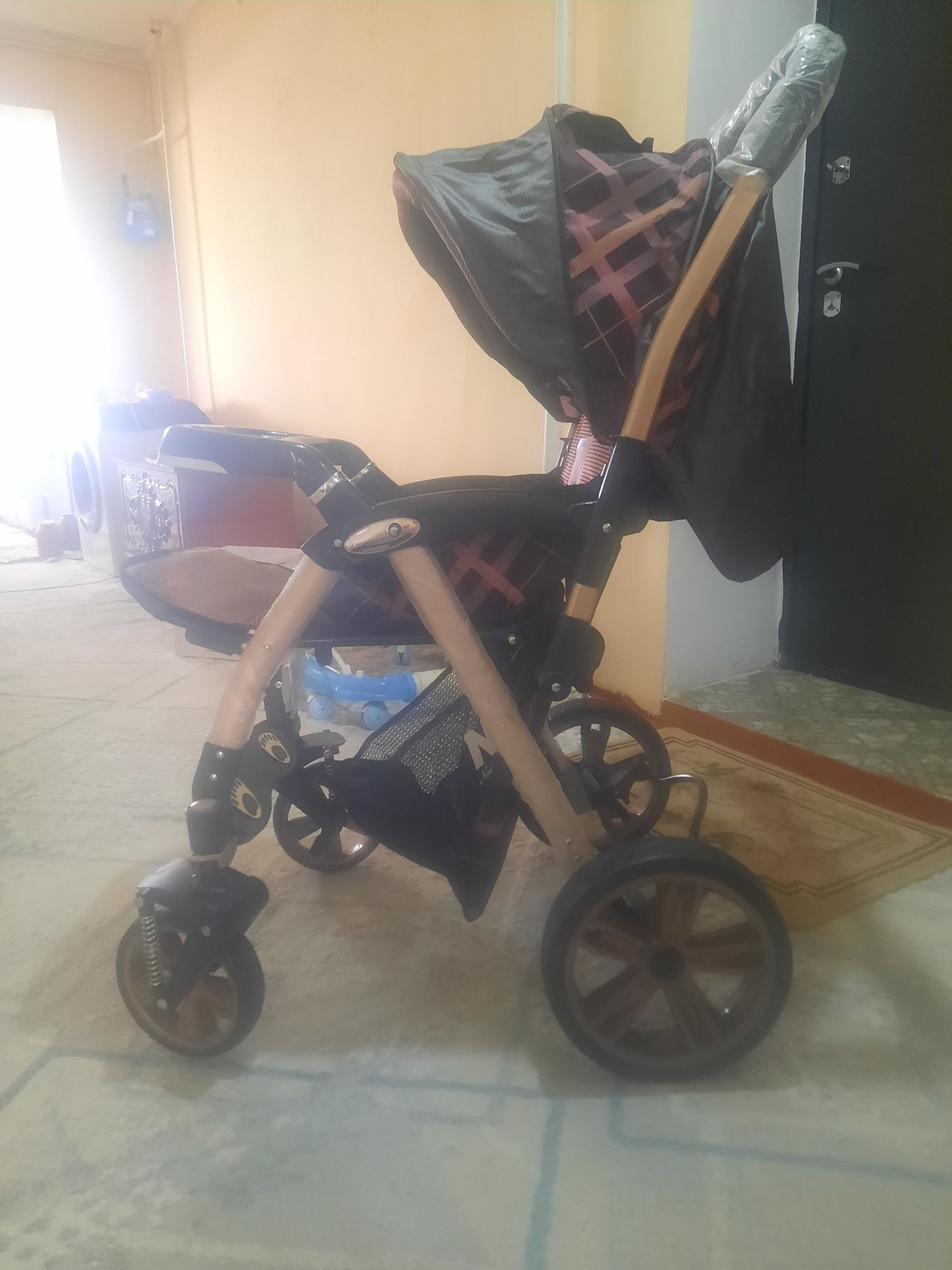Коляски 2 шт новый цена 25000 каждый