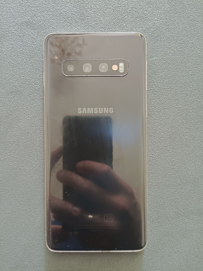 Продам Samsung S 10