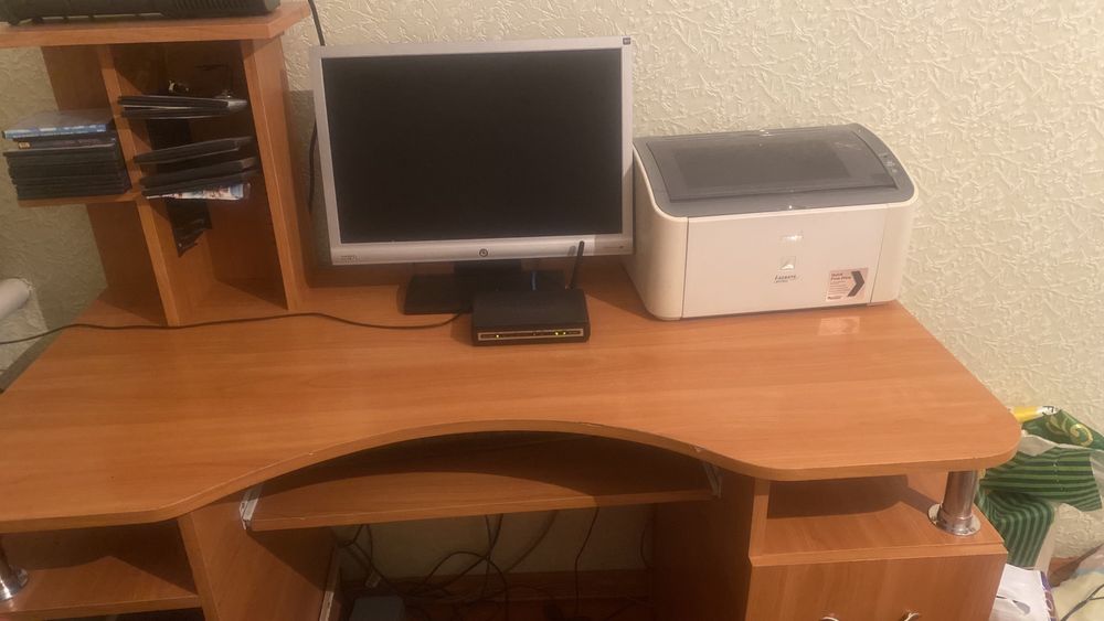 Компьютер со столом