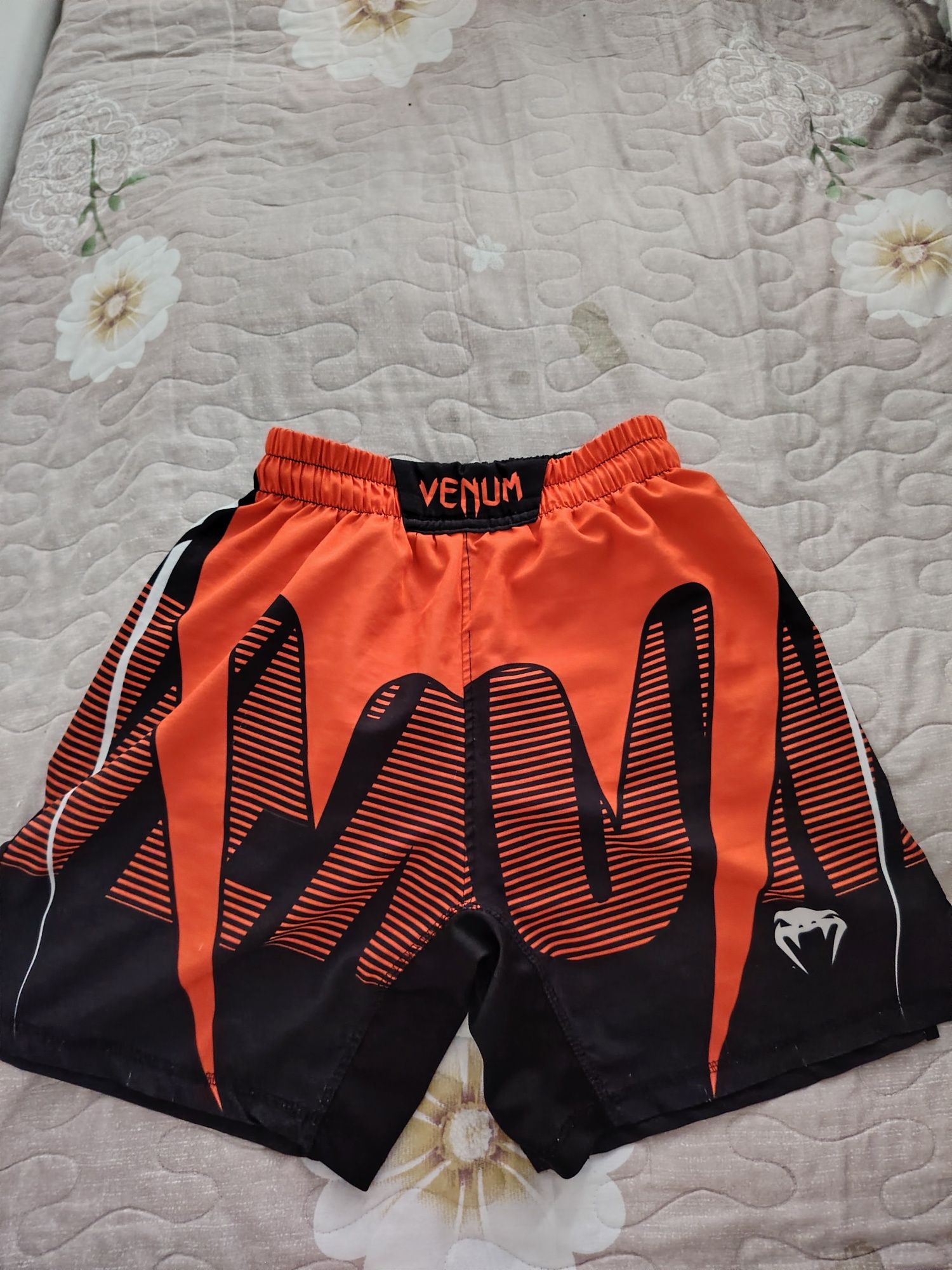 Шорты VENUM размер S