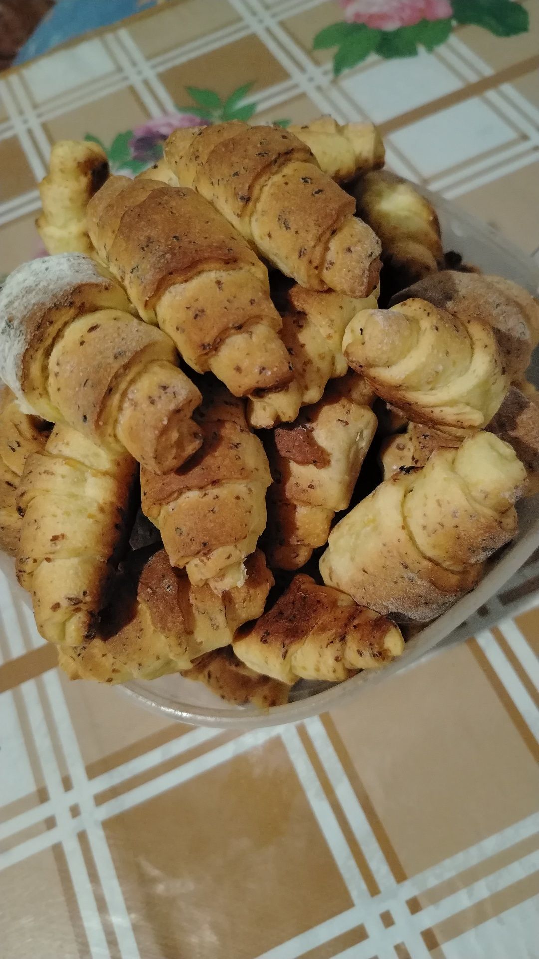 Торты, рулеты, булочки и многое другое.