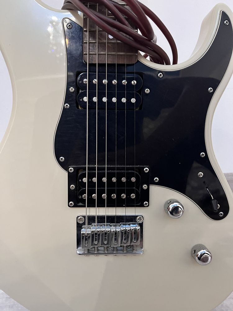 Электрогитара Yamaha Pacifica 120H