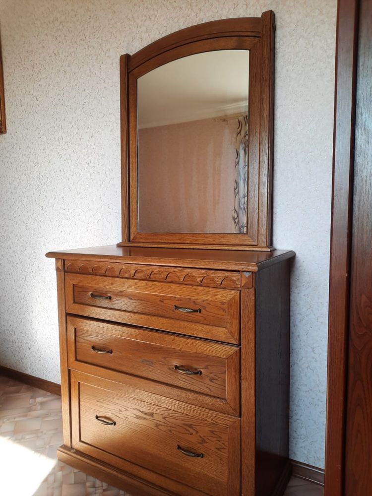 Продам спальный гарнитур