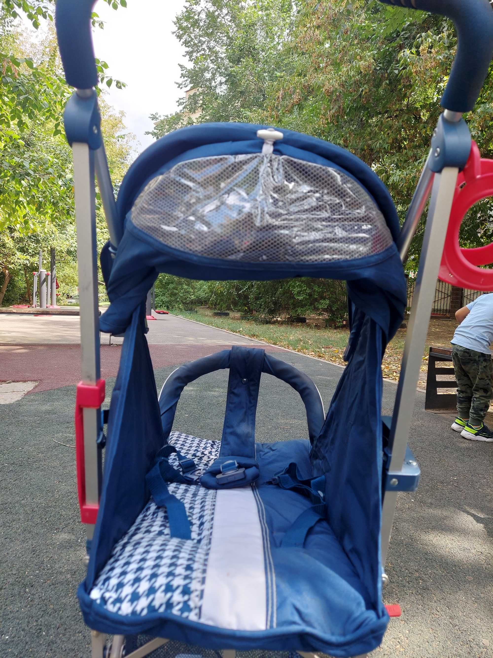 Детская коляска трость