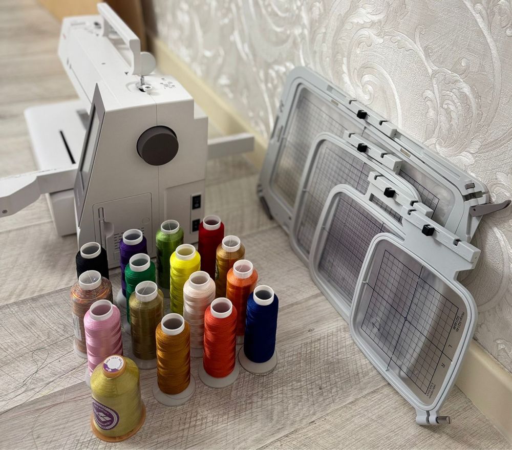 Продам вышивальную машинку Janome e 550