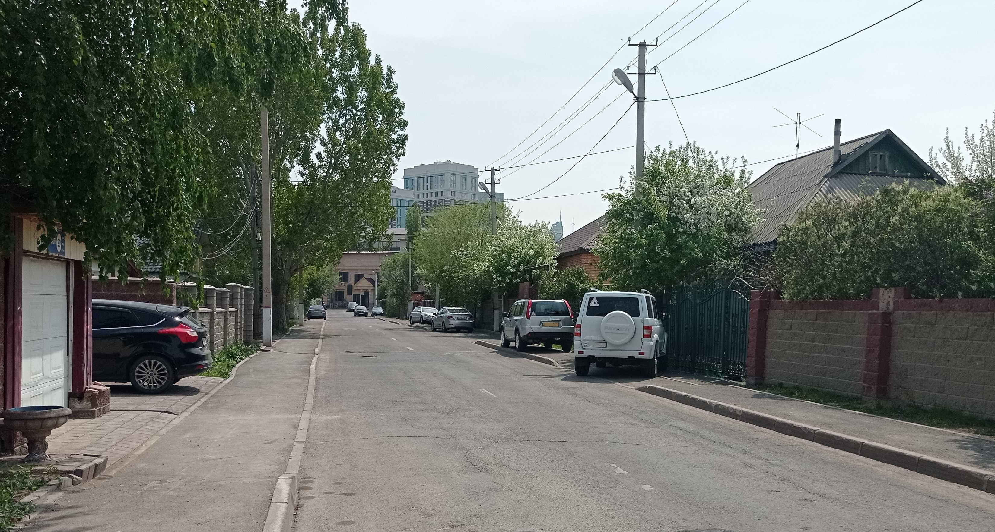 Продажа земельного участка с домом в уникальном месте центра Столицы