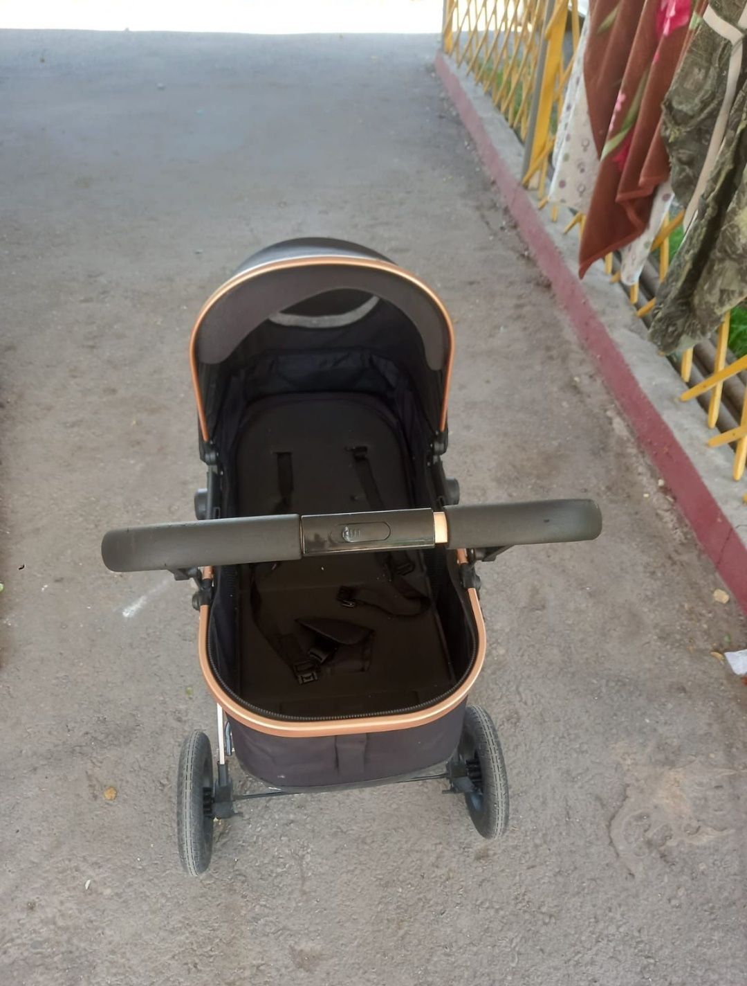 Продам детскую каляску