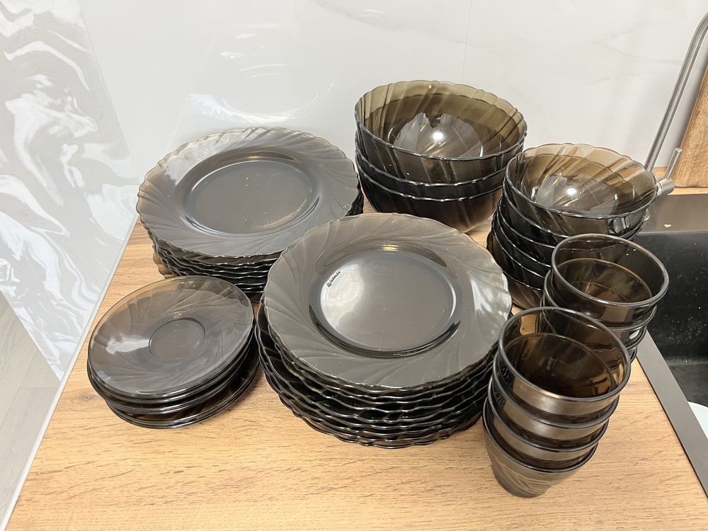 Продам столовый сервиз