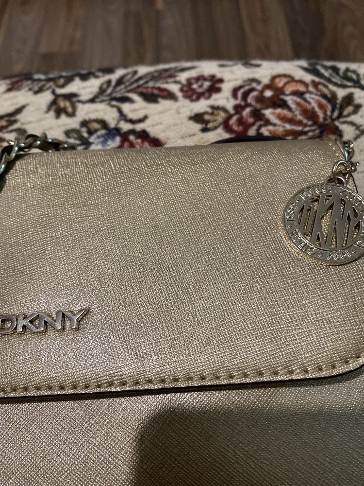 Продаю сумку DKNY , новая оригинал