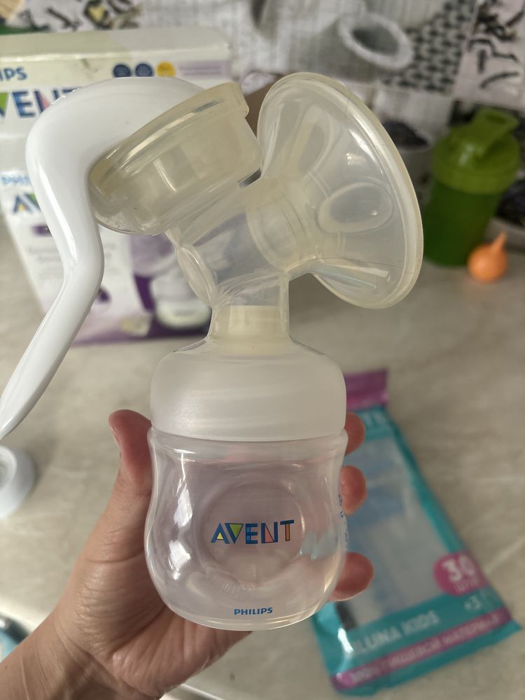 Молокоотсос AVENT