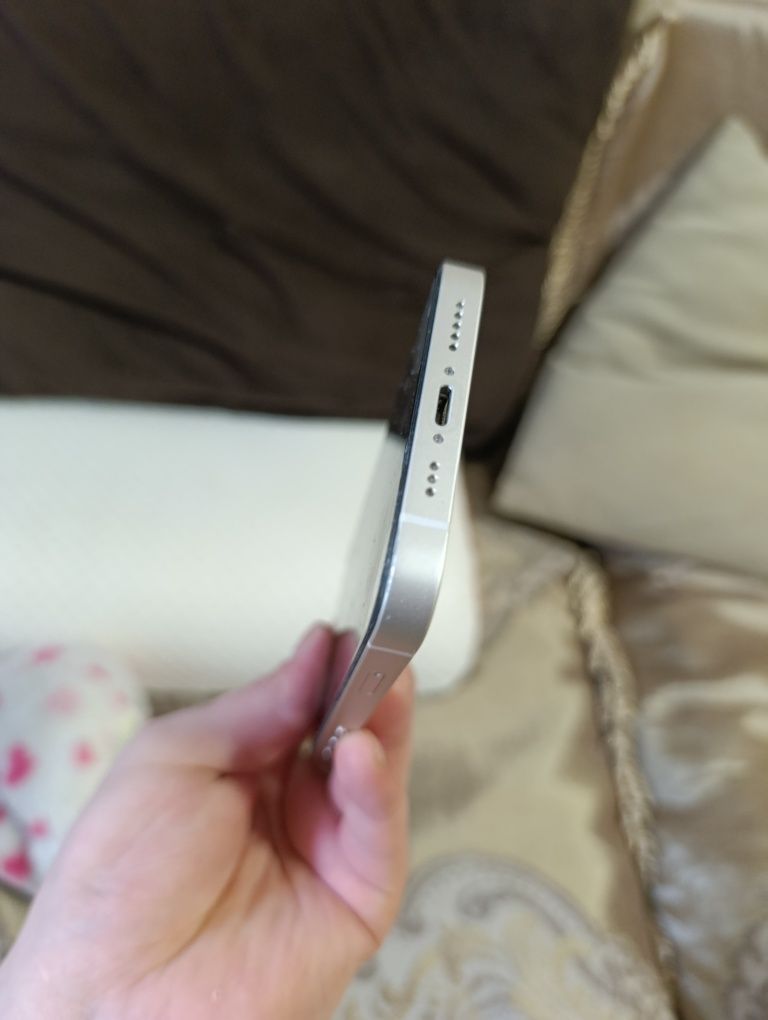 Продаю Iphone 13 -256gb 90AKB White