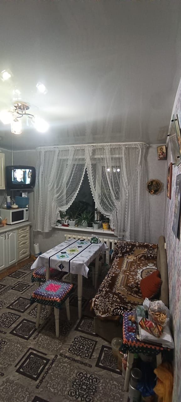 Продам 3-х комнатную квартиру  и земельный  участок в черте города