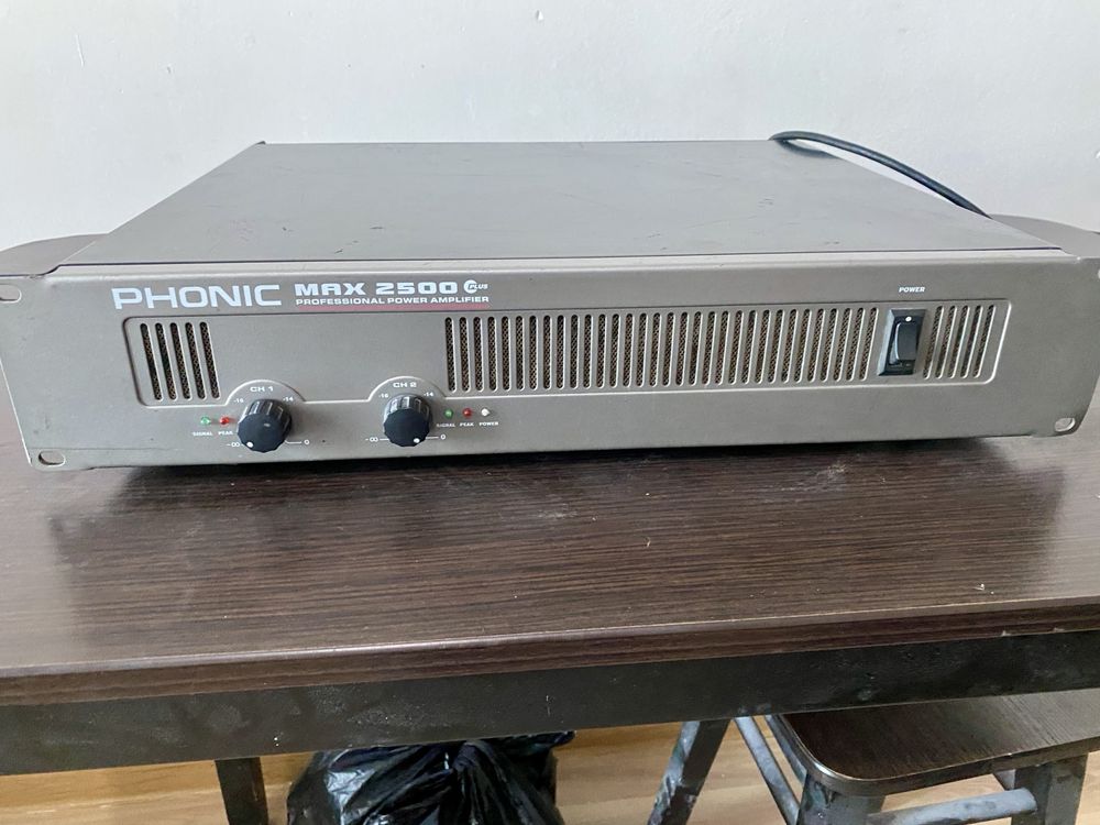 Усилитель звука Phonic MAX 2500 Plus в отличном состоянии