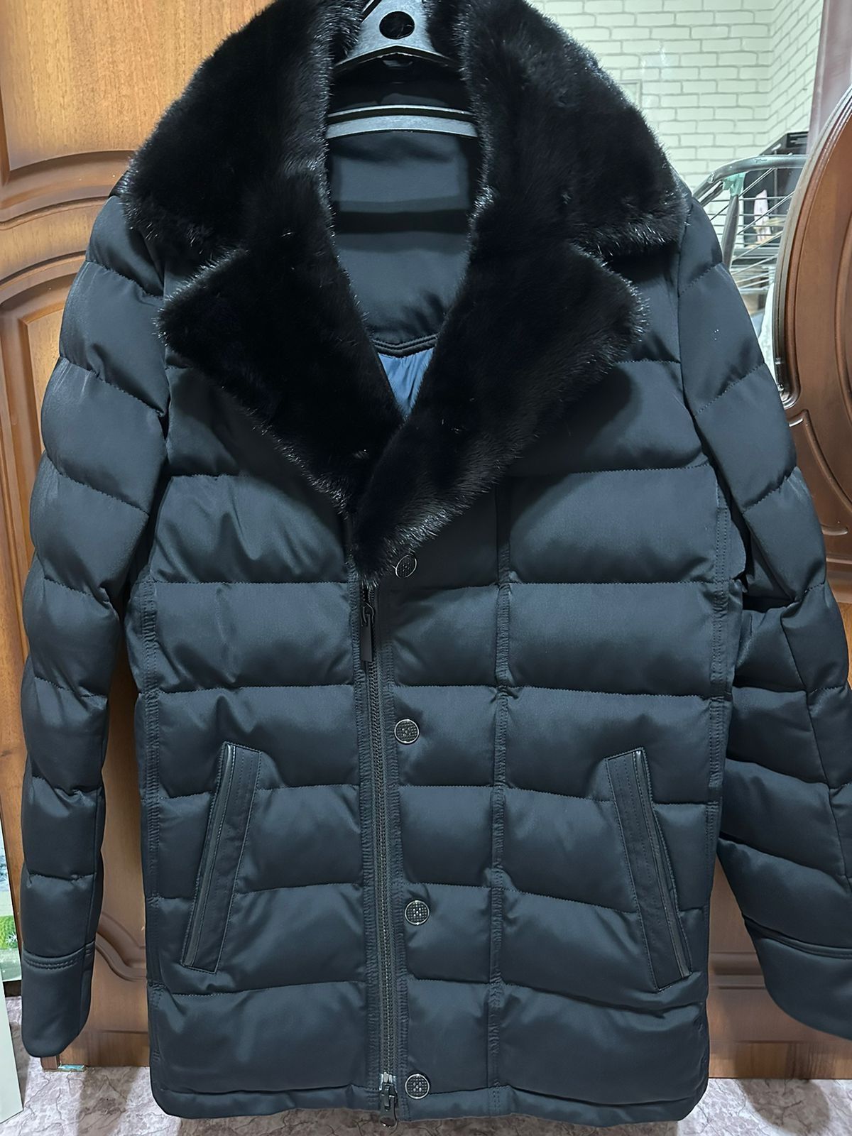 Продам зимнию куртку