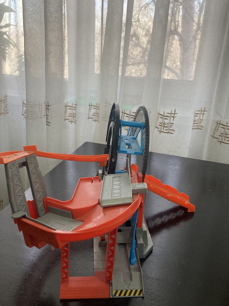 Продам трек Hotwheels
