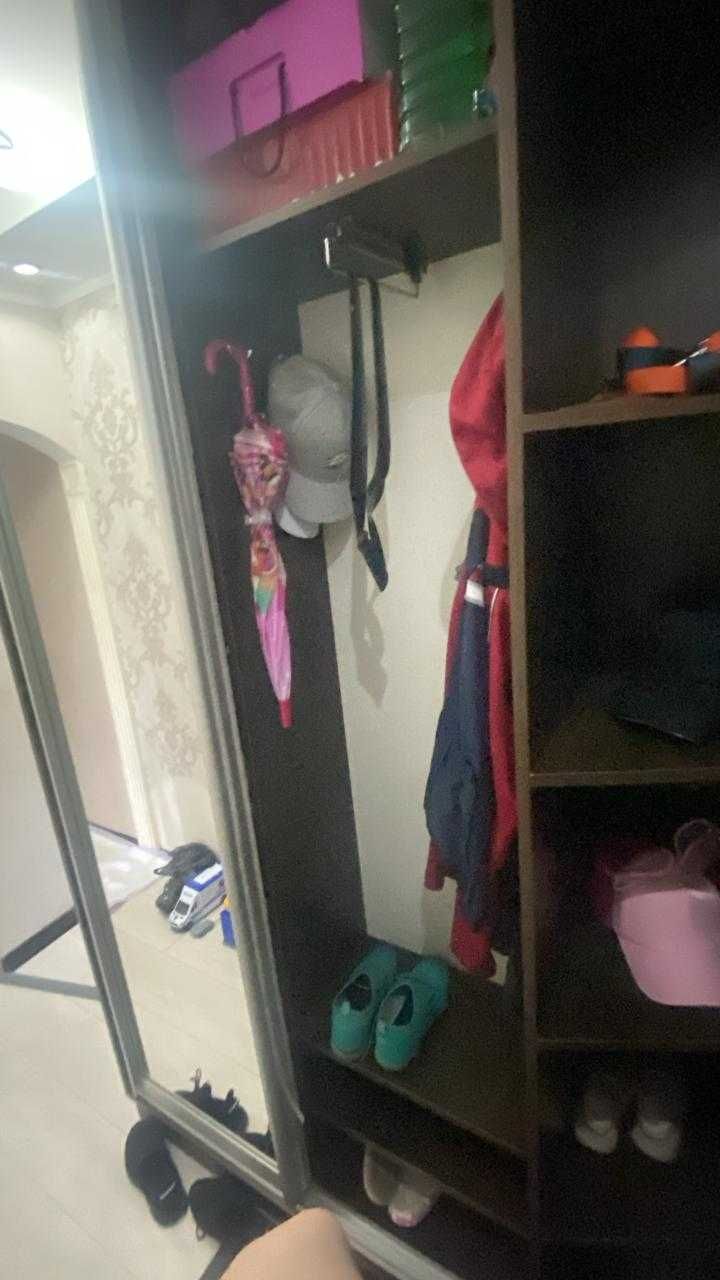 Продам шкаф в прихожую