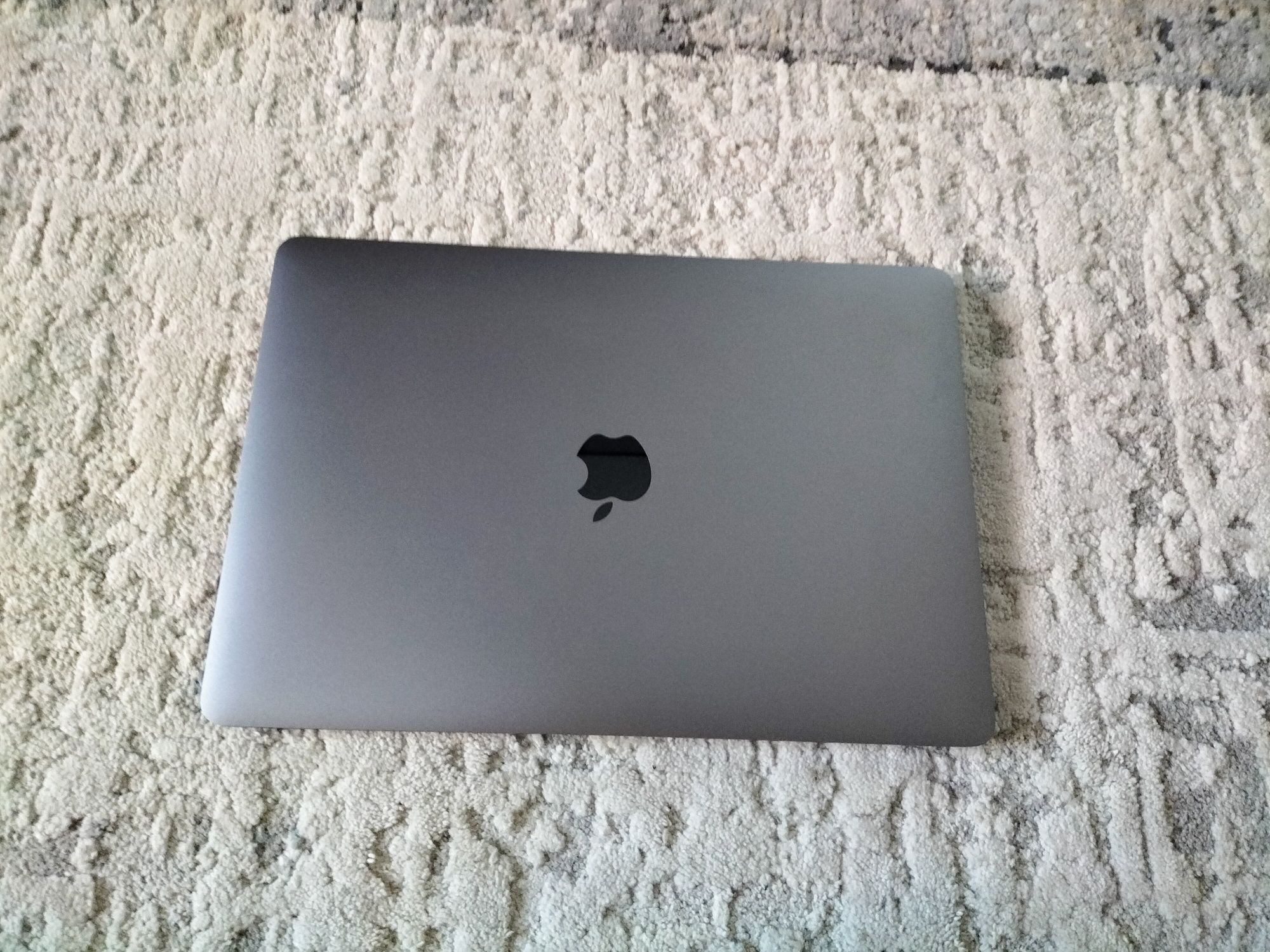 MacBook 13 в идеальном состоянии