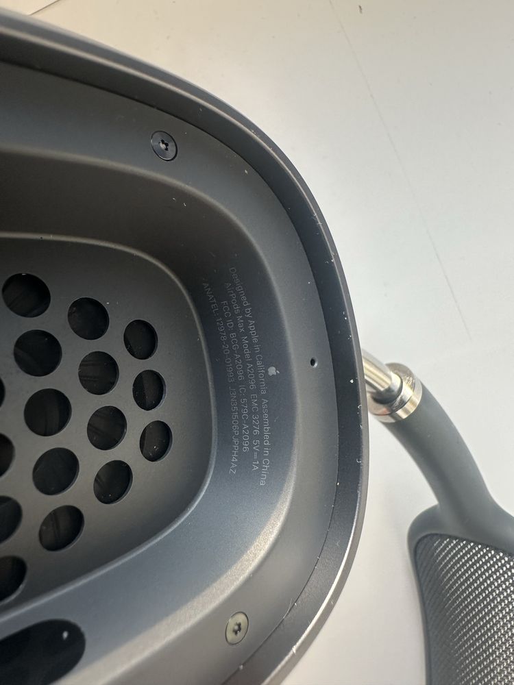 Продам AirPods Max