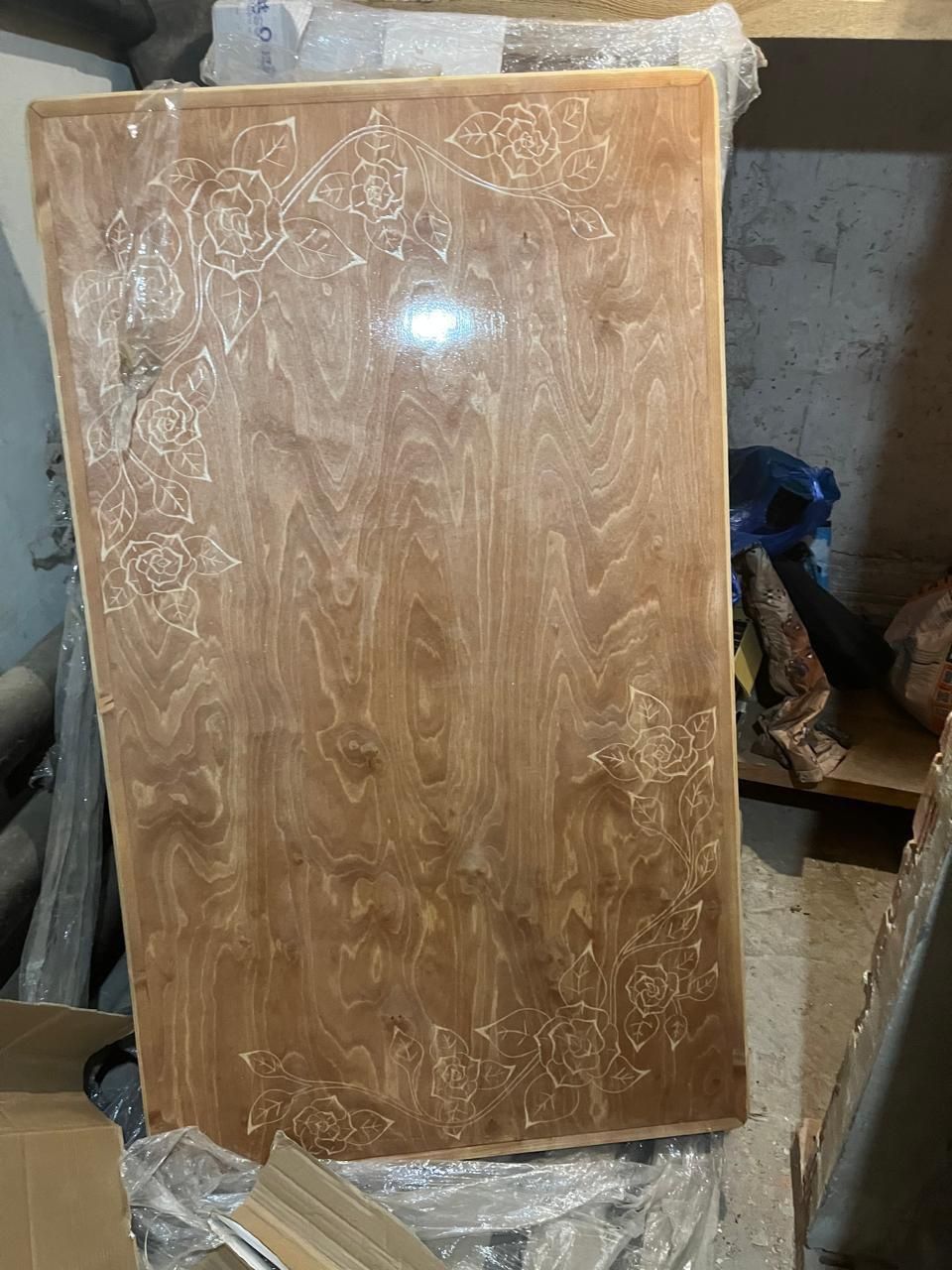 Продам стол дерево
