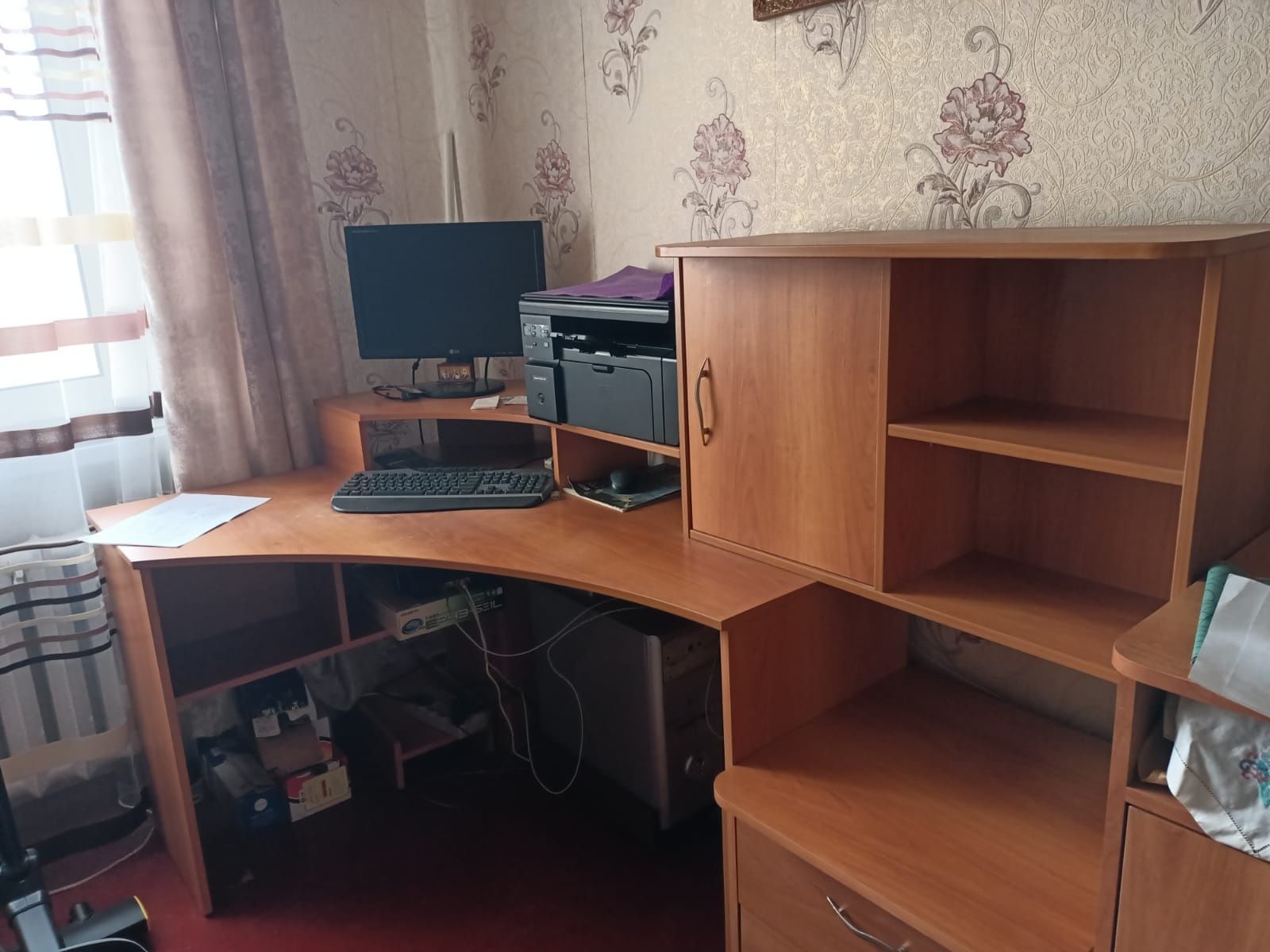 Компьютерный стол, угловой