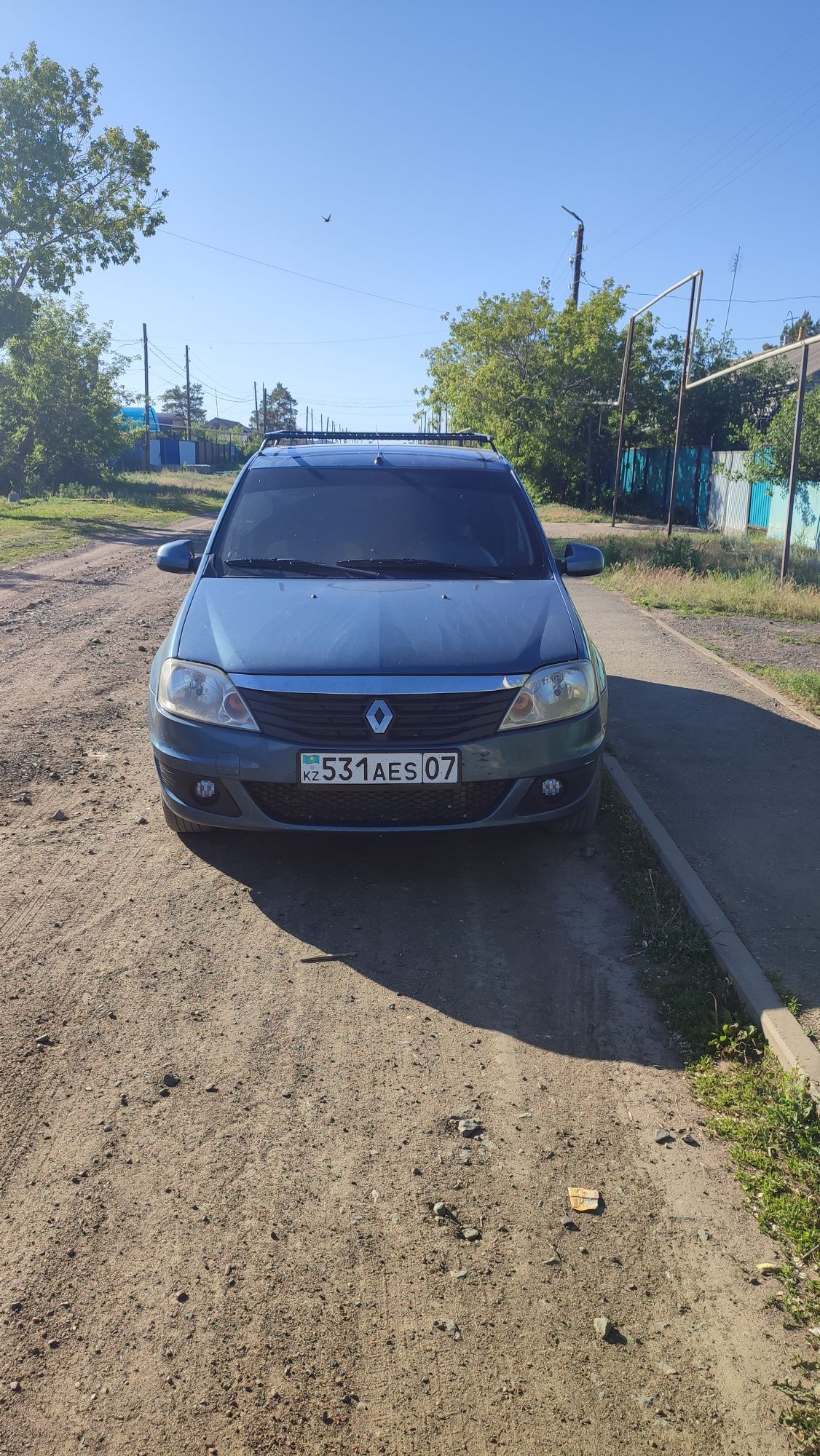 Рено Логан 1 2013 год