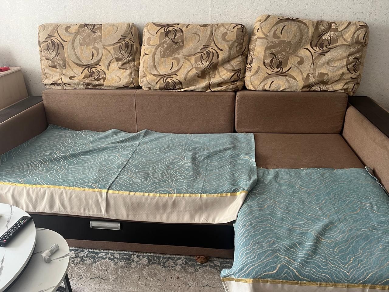 Продам диван срочно