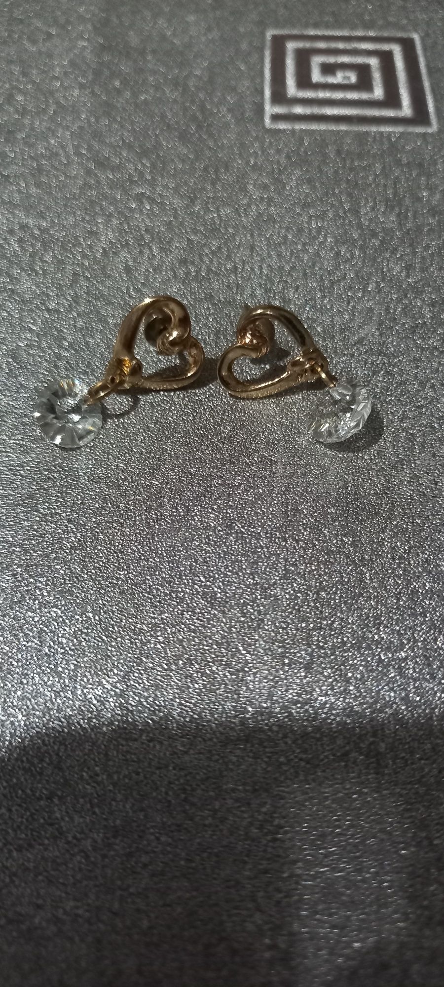 Продам новые серьги.