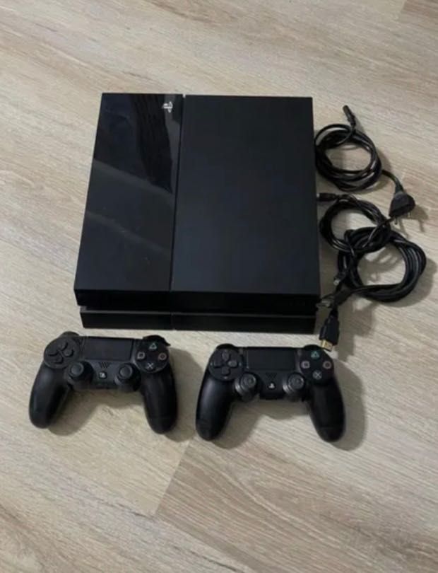 PS4/ПС4 в хорошем состоянии с играми!